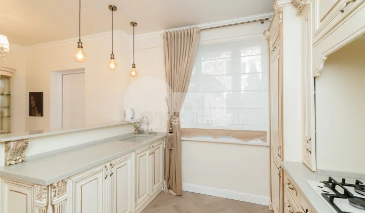 Townhouse, Centru, MELESTIU