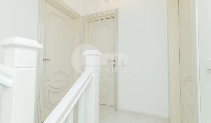 Townhouse, Centru, MELESTIU