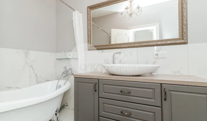 Townhouse, Centru, MELESTIU