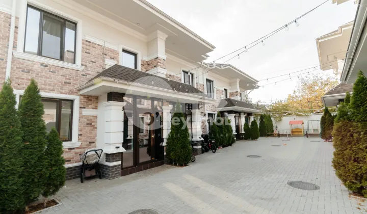 Townhouse, Centru, MELESTIU