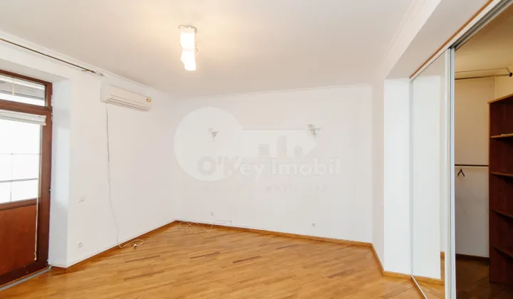 Oficiu, Centru, NICOLAE IORGA