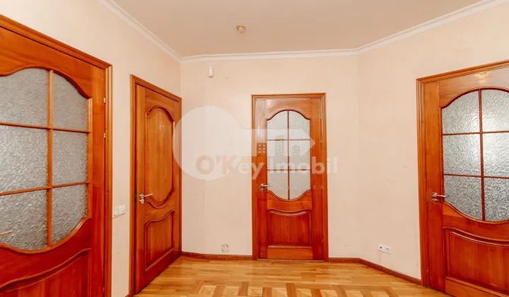 Oficiu, Centru, NICOLAE IORGA