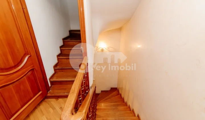 Oficiu, Centru, NICOLAE IORGA