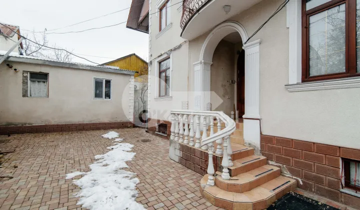 Oficiu, Centru, NICOLAE IORGA