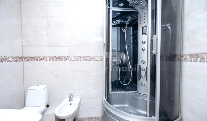 Apartament, Centru, TOMA CIORBĂ