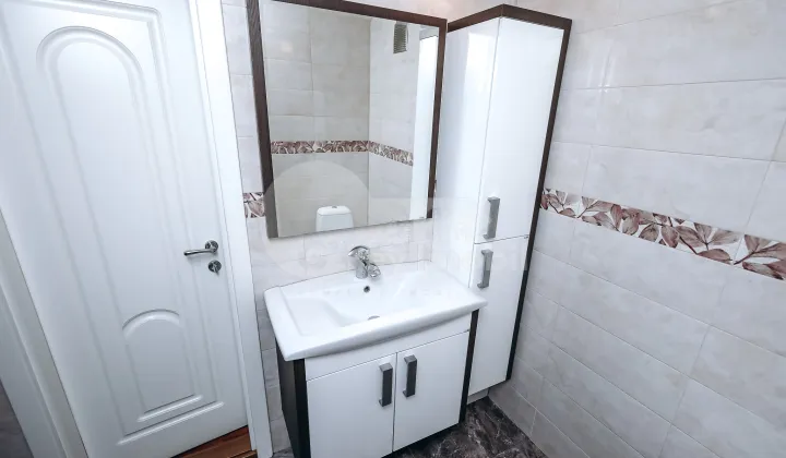 Apartament, Centru, TOMA CIORBĂ