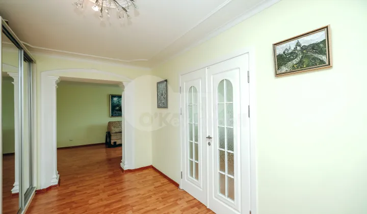 Apartament, Centru, TOMA CIORBĂ
