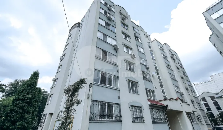 Apartament, Centru, TOMA CIORBĂ
