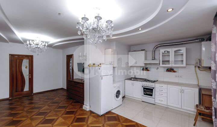 Дом, Центр, СФЫНТУЛ ГЕОРГЕ