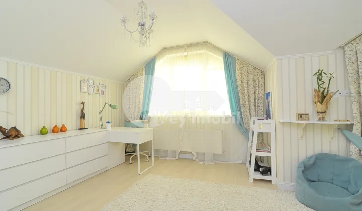 Casă, Centru, MOARA ROȘIE