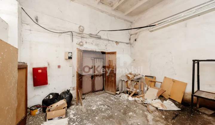 Склад, Чеканы, УЗИНЕЛОР