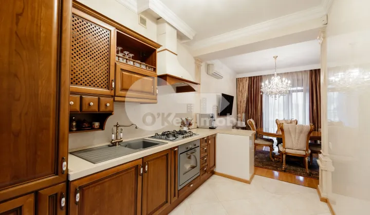 Дом, Буюканы, ИОН ЛУКА КАРАДЖИАЛЕ