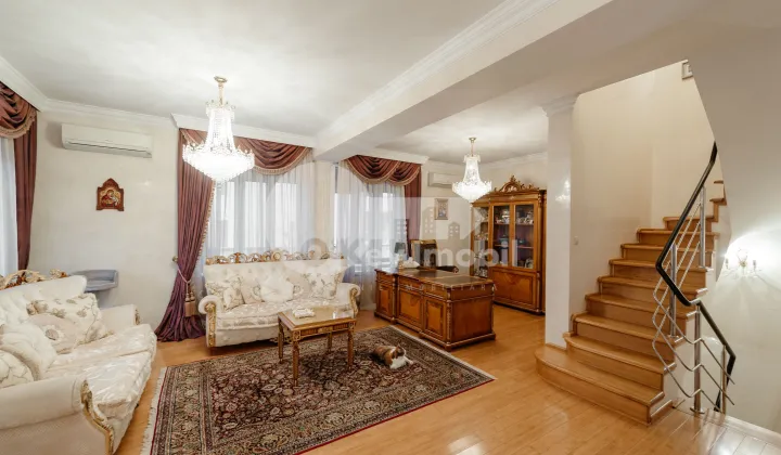 Дом, Буюканы, ИОН ЛУКА КАРАДЖИАЛЕ