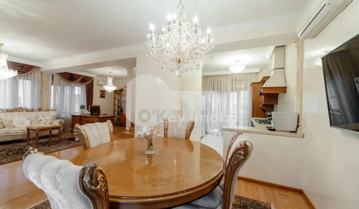 Дом, Буюканы, ИОН ЛУКА КАРАДЖИАЛЕ