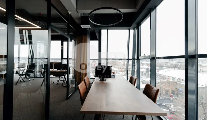 Офис, Центр, МИХАЙ ВИТЯЗУЛ