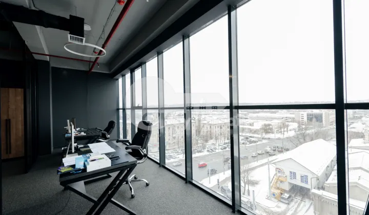 Офис, Центр, МИХАЙ ВИТЯЗУЛ