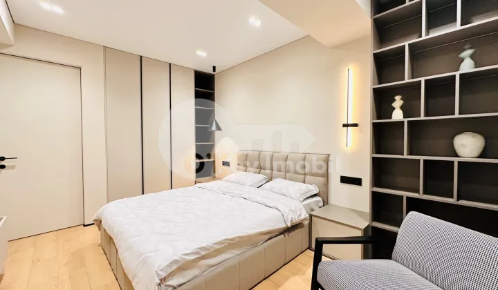 Пентхаус, Чеканы, МИЛЕСКУ СПЭТАРУ