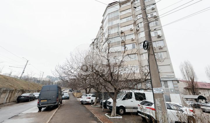 Spațiu comercial, Râșcani, RENAȘTERII NAȚIONALE