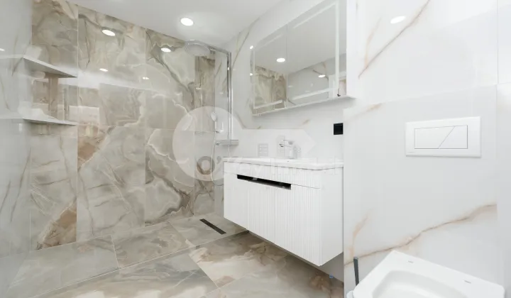 Квартира, КОЖУШНА