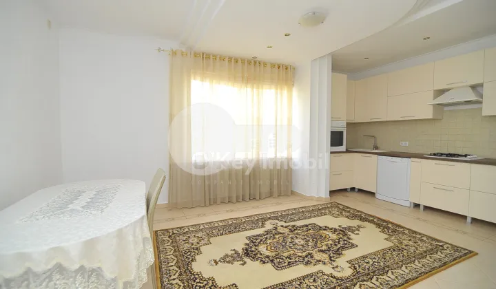 Casă, Centru, MOARA ROȘIE