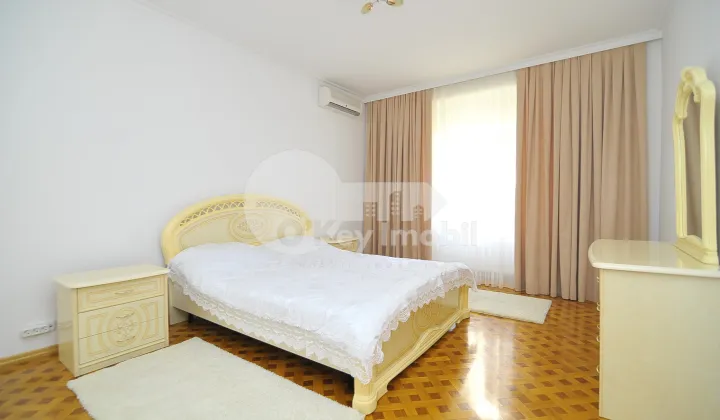 Casă, Centru, MOARA ROȘIE