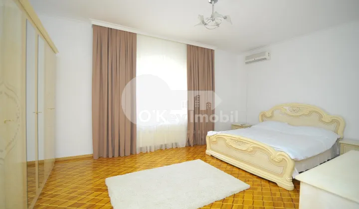 Casă, Centru, MOARA ROȘIE