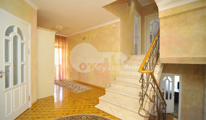 Casă, Centru, MOARA ROȘIE