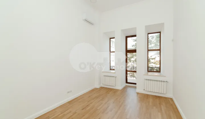 Spațiu comercial, Centru, VLAICU PÂRCĂLAB