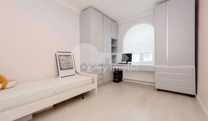 Casă, Centru, ANTON CRIHAN