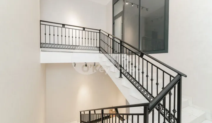 Oficiu, Centru, PETRU MOVILĂ