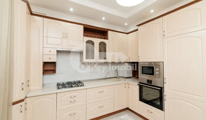 Apartament, Centru, MELESTIU