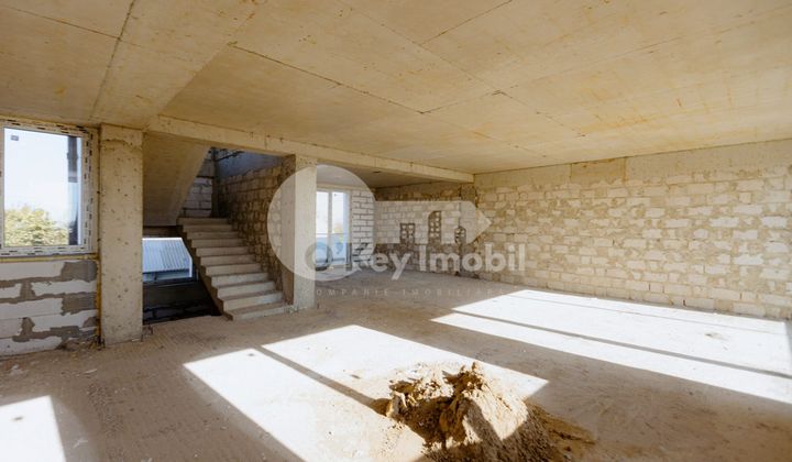 Townhouse, STĂUCENI