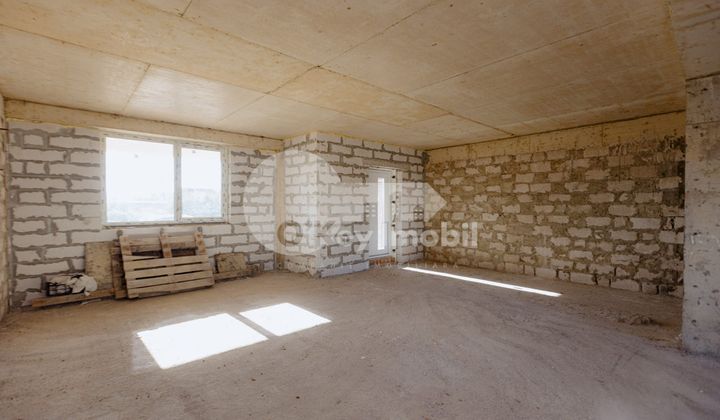 Townhouse, STĂUCENI