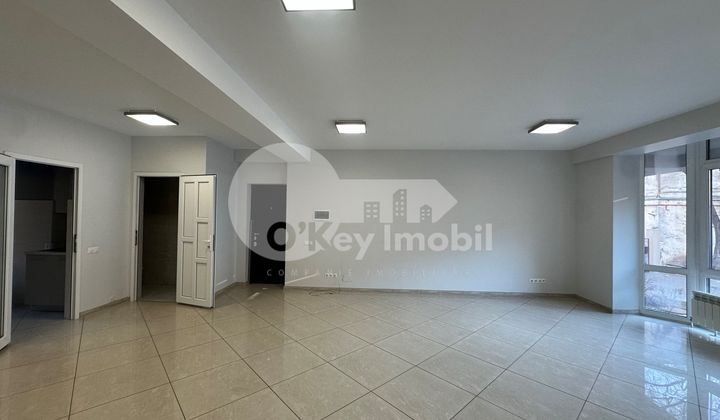 Spațiu comercial, Centru, VLAICU PÂRCĂLAB