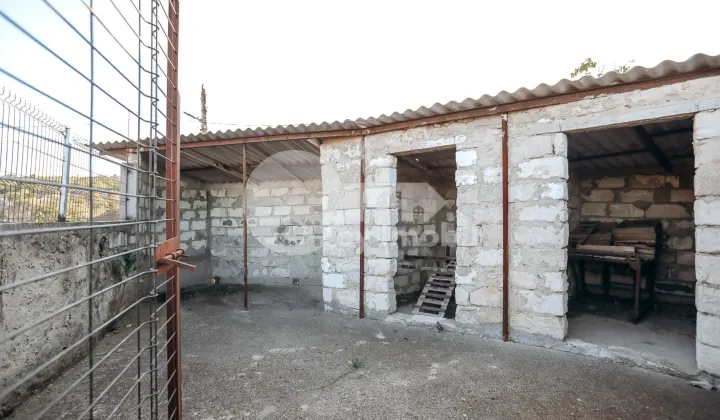 Дом, МИЛЕШТИЙ МИЧЬ