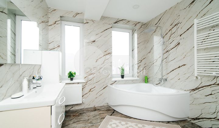 Casă, Centru, CIOCÂRLIEI