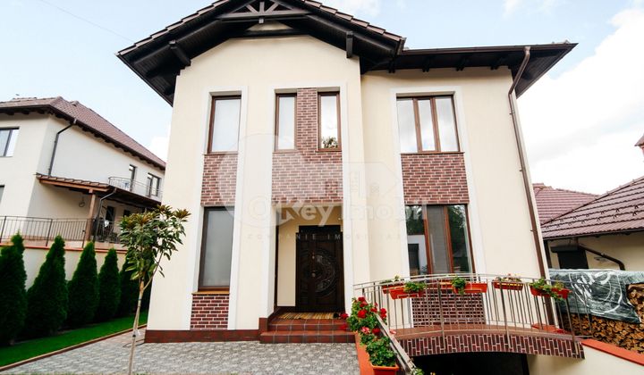 Casă, Centru, CIOCÂRLIEI