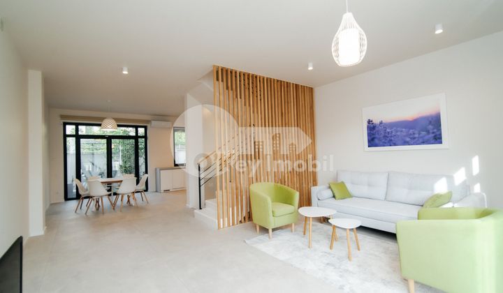 Casă, Centru, GEORGE MENIUC