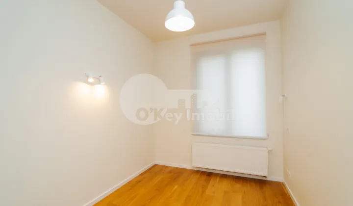 Casă, Centru, GEORGE MENIUC