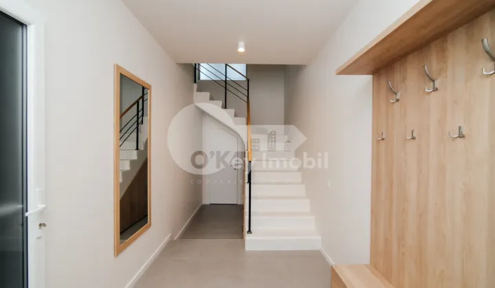 Casă, Centru, GEORGE MENIUC