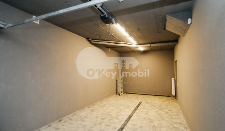 Casă, Centru, GEORGE MENIUC