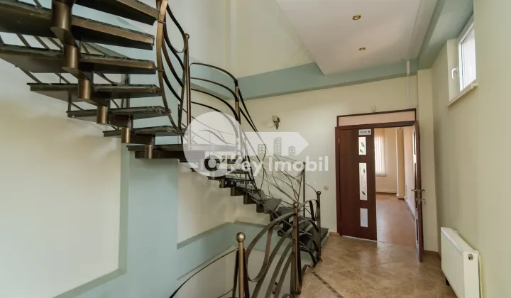 Комм. помещение, Центр, ЩУСЕВА