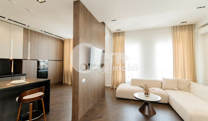 Penthouse, Centru, MELESTIU