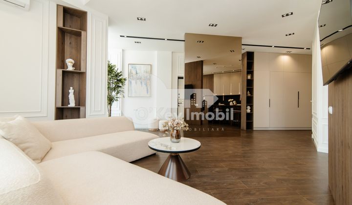 Penthouse, Centru, MELESTIU