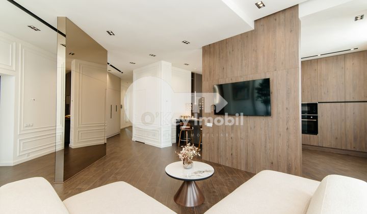 Penthouse, Centru, MELESTIU