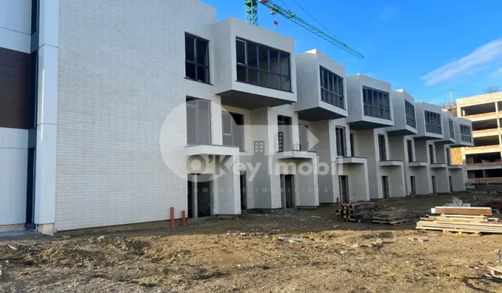 Townhouse,Buiucani, GHIOCEILOR