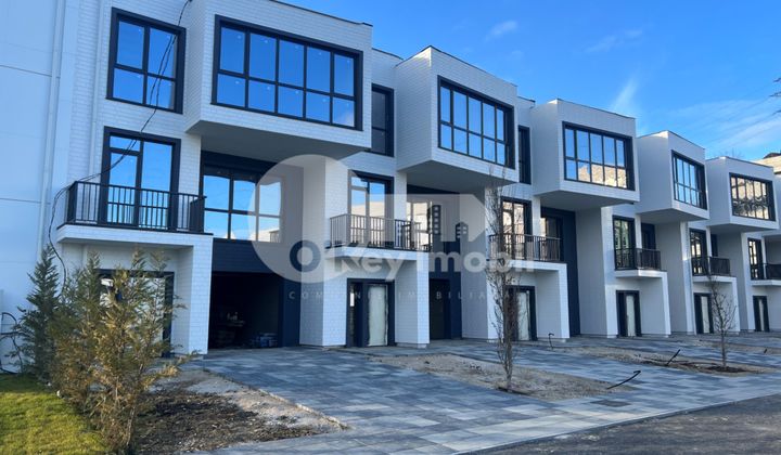 Townhouse,Buiucani, GHIOCEILOR