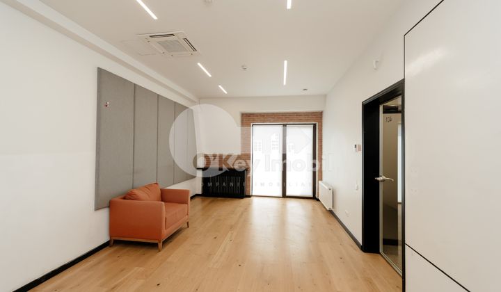 Oficiu, Centru, EUGEN DOGA