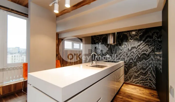 Penthouse, Centru, LEV TOLSTOI