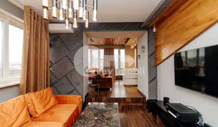 Penthouse, Centru, LEV TOLSTOI